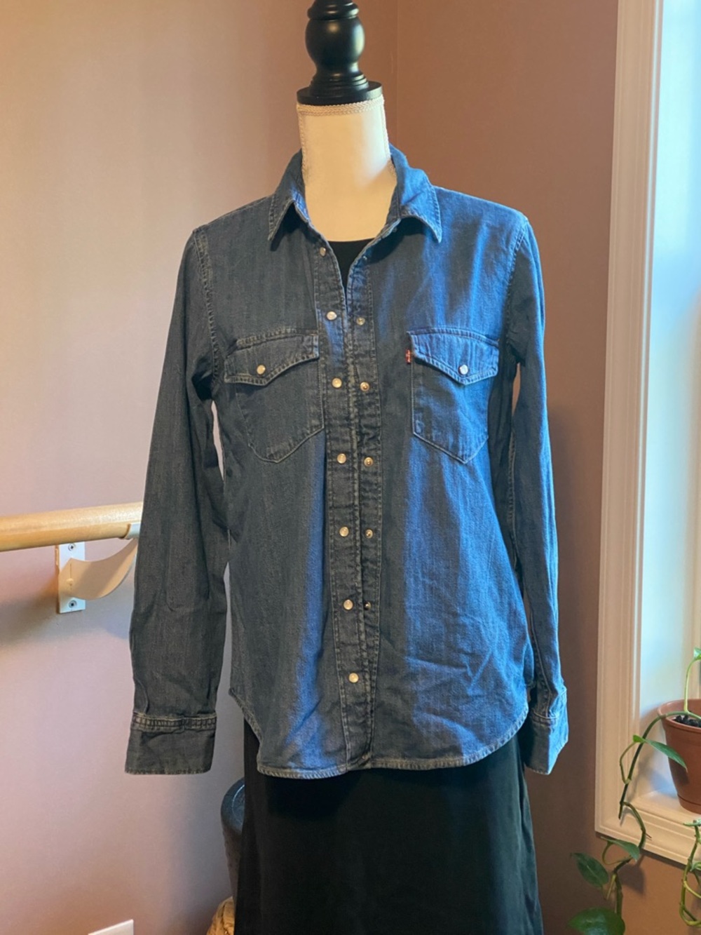 Levi’s denim shirt M